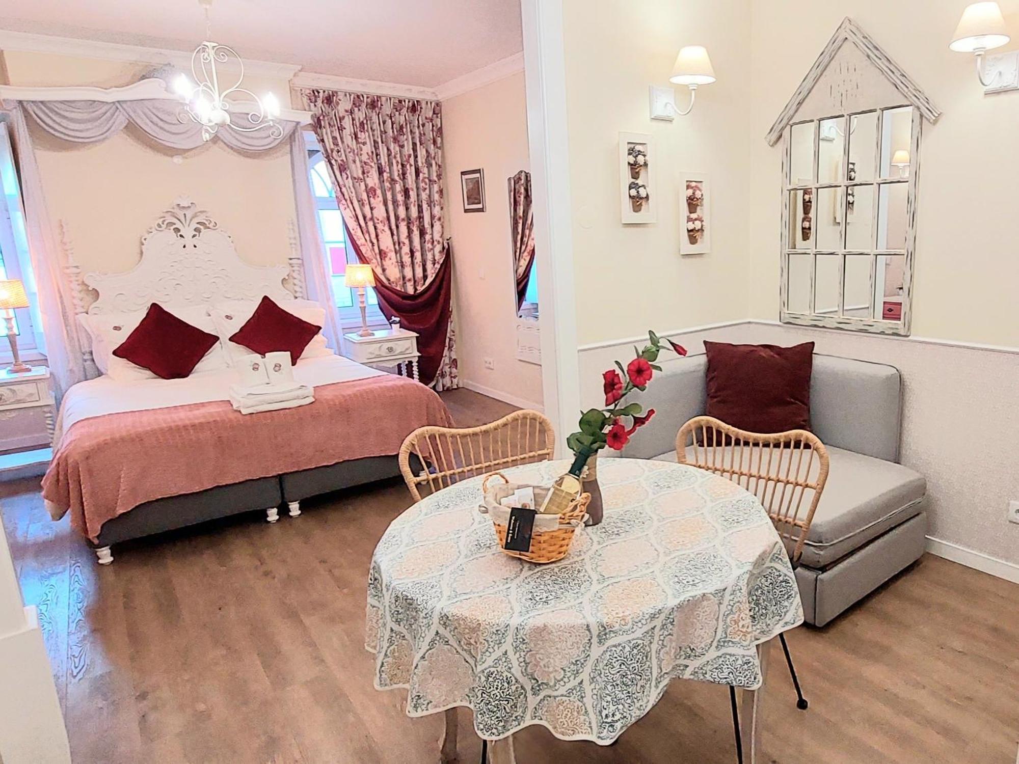 פארו 7 Styles Apartments By Raspberry Cascade חדר תמונה